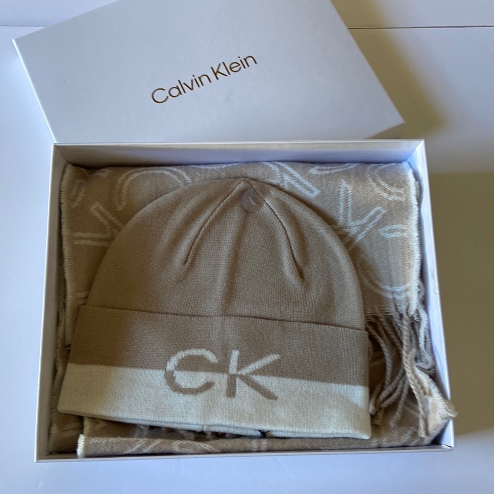 Calvin Klein Logo Scarf and Hat Set NWTS